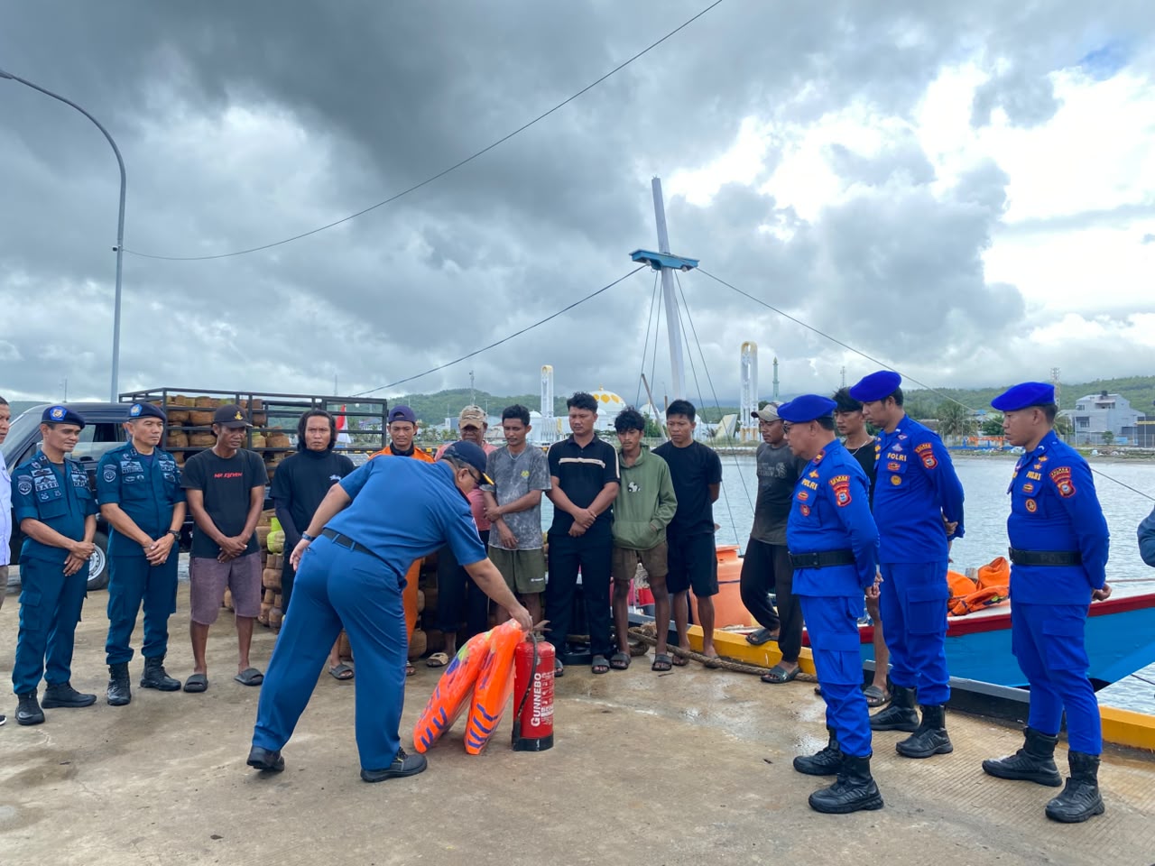 Peringati Hari Pelaut Sedunia, UPP Selayar dan Satpolairud Polres Kepulauan Selayar Gelar Sosialisasi Keselamatan 